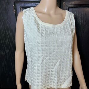 St John - Elegant Cream Sleeveless Top
